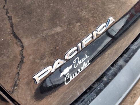Used 2023 Chrysler Pacifica Limited FWD image 13