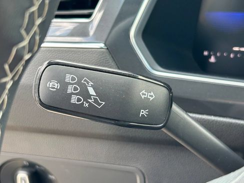 Certified 2023 Volkswagen Tiguan SE w/ Panoramic Sunroof Package FWD image 25