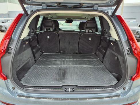 Used 2020 Volvo XC90 T5 Momentum w/ Protection Package Premier image 18