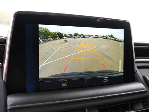 Used 2023 Chevrolet Suburban LT image 13