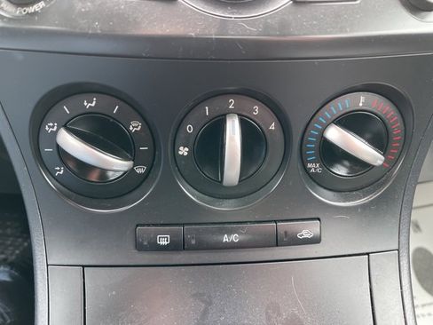 Used 2013 MAZDA MAZDA3 i SV image 15