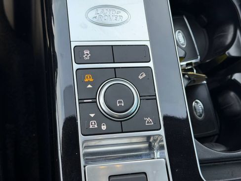 Used 2020 Land Rover Range Rover HSE image 25