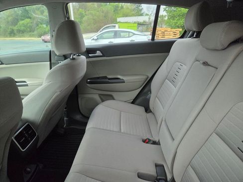 Used 2018 Kia Sportage LX w/ LX Popular Package image 6