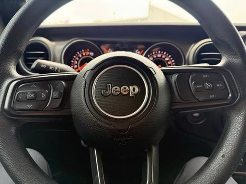Used 2022 Jeep Wrangler Unlimited Sport AWD/4WD image 15