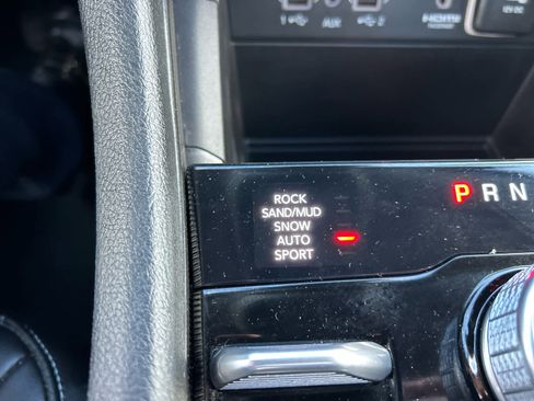 Used 2023 Jeep Grand Cherokee 4WD 4xe w/ MOPAR Finishing Package image 29