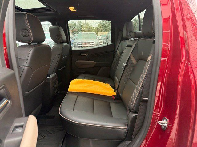 Used 2023 GMC Canyon Denali AWD/4WD image 10