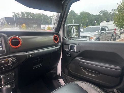 Used 2023 Jeep Gladiator Sport AWD/4WD image 18