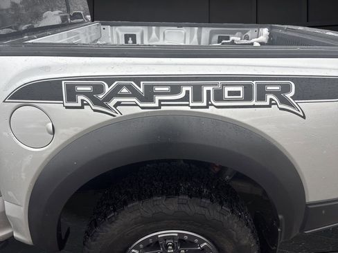 Used 2019 Ford F150 Raptor w/ Equipment Group 802A Luxury image 36