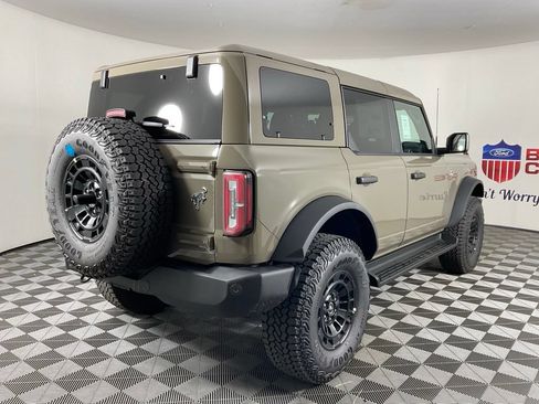 New 2026 Ford Bronco Outer Banks w/ Sasquatch Package AWD/4WD image 3