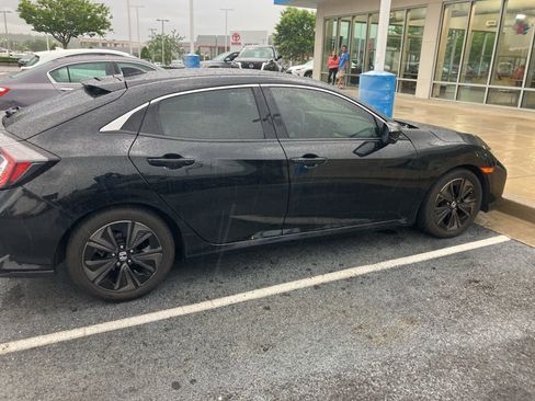 Used 2018 Honda Civic EX image 2