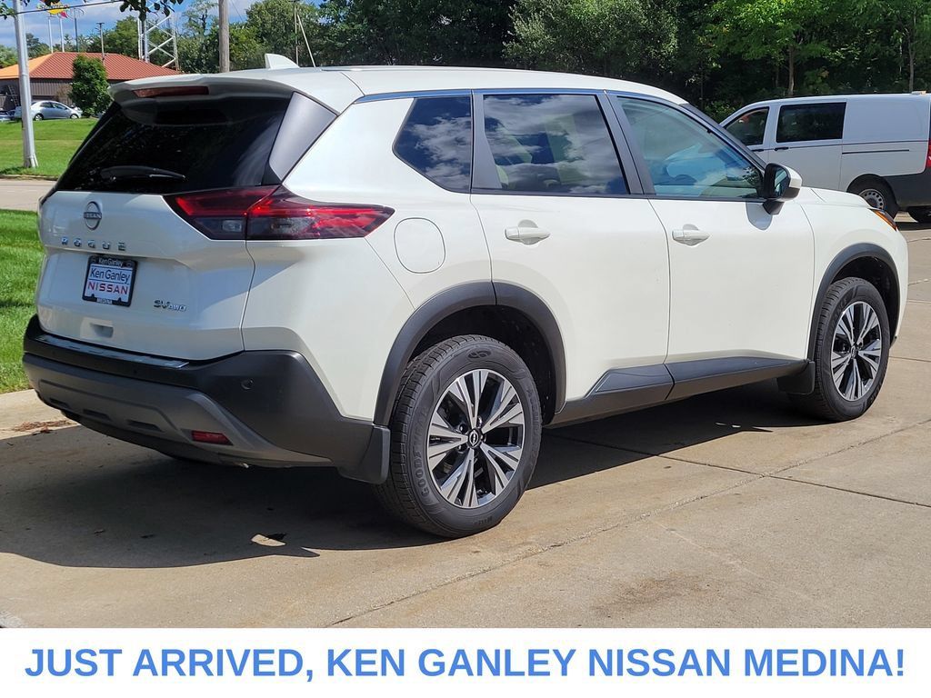 Certified 2023 Nissan Rogue SV AWD/4WD image 3