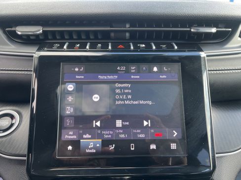 Used 2024 Jeep Grand Cherokee L Laredo w/ Luxury Tech Group I AWD/4WD image 32