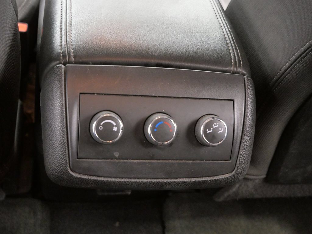 Used 2014 Chevrolet Traverse LT AWD/4WD image 19