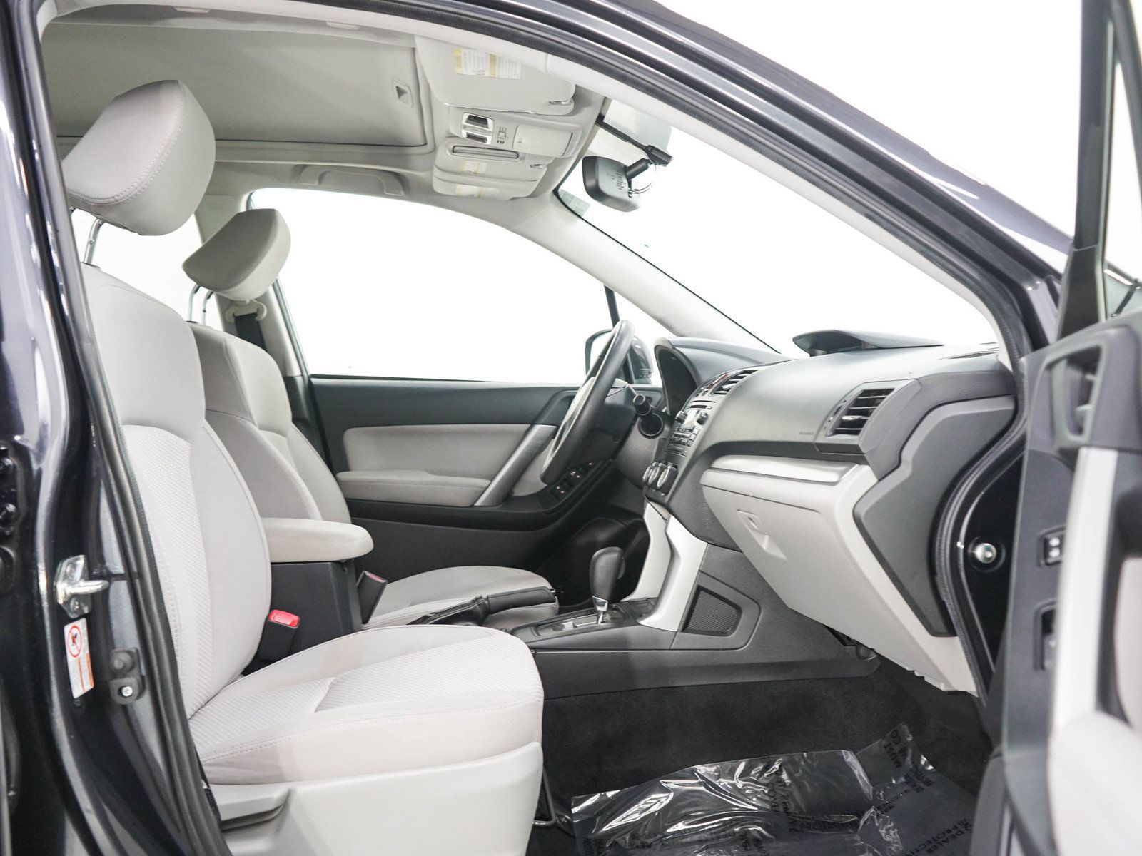 Used 2015 Subaru Forester 2.5i Premium w/ All-Weather Package AWD/4WD image 11
