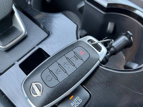 Used 2025 Nissan Rogue SV FWD image 27