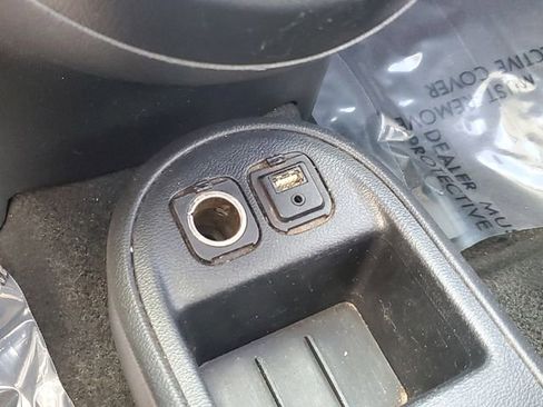 Used 2014 MAZDA MAZDA2 Sport image 23