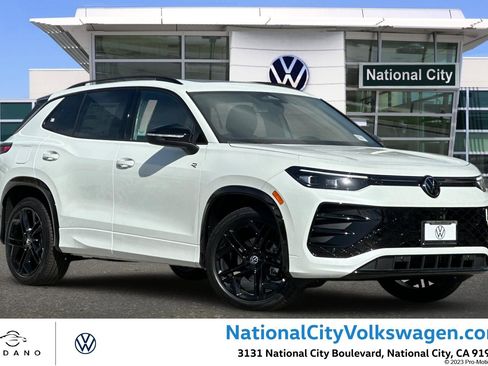 New 2026 Volkswagen Tiguan SE R-Line FWD image 1