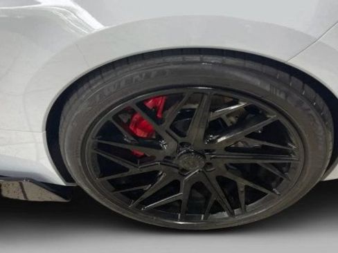Used 2023 Chevrolet Corvette Stingray Premium Conv w/ Z51 Performance Package RWD image 5