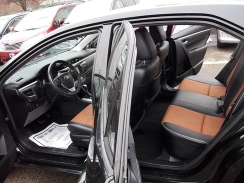 Used 2016 Toyota Corolla S image 3