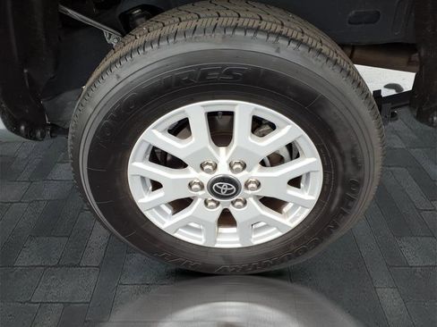 Used 2024 Toyota Tacoma SR image 12