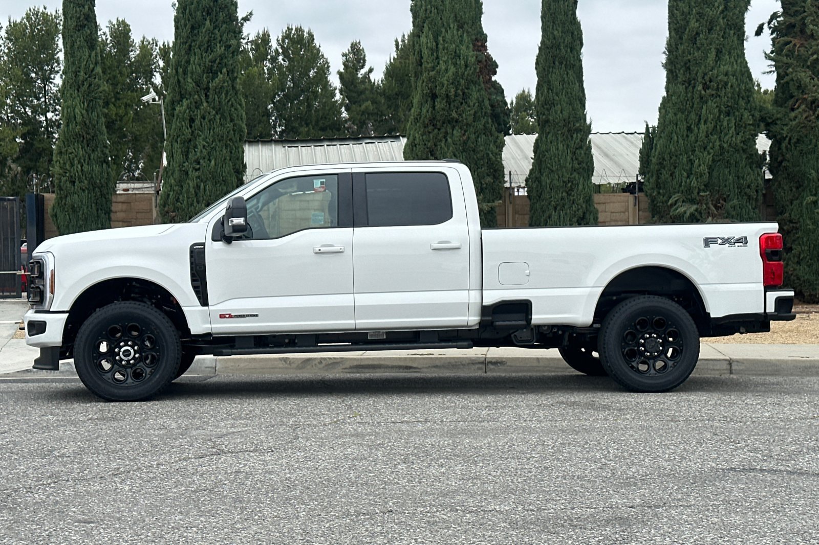 New 2026 Ford F250 Lariat w/ Black Appearance Package AWD/4WD image 7
