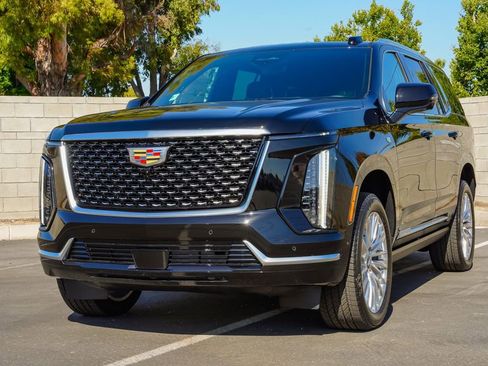 New 2026 Cadillac Escalade Luxury AWD/4WD image 2