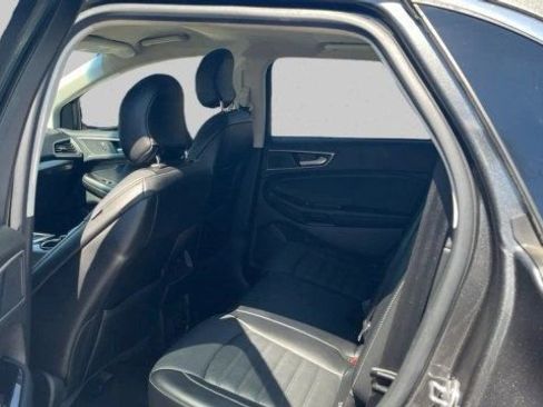 Used 2018 Ford Edge SEL w/ Equipment Group 201A FWD image 18