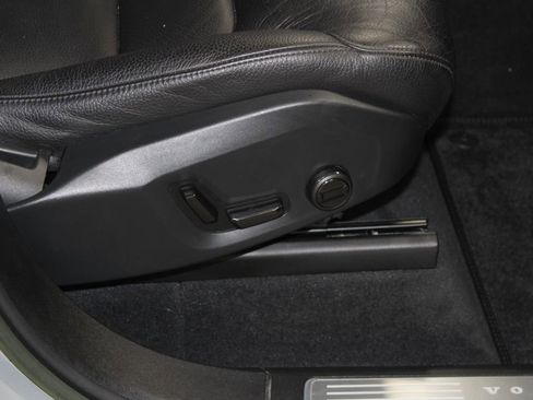 Used 2023 Volvo XC90 B5 Plus image 28