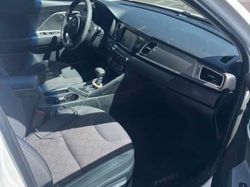 Used 2019 Kia Niro LX FWD image 14