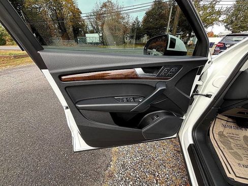 Used 2019 Audi Q5 2.0T Premium w/ Convenience Package image 17
