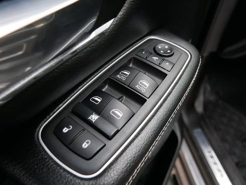 Used 2022 RAM 1500 Laramie AWD/4WD image 19