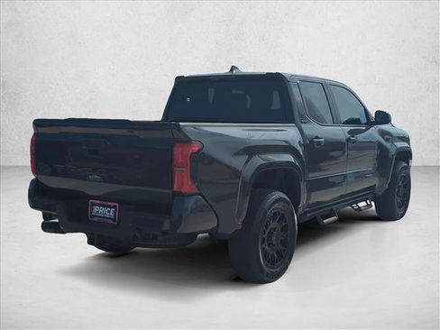 Used 2025 Toyota Tacoma SR5 image 5