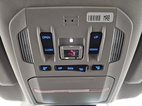 Certified 2022 Toyota Highlander XLE image 26