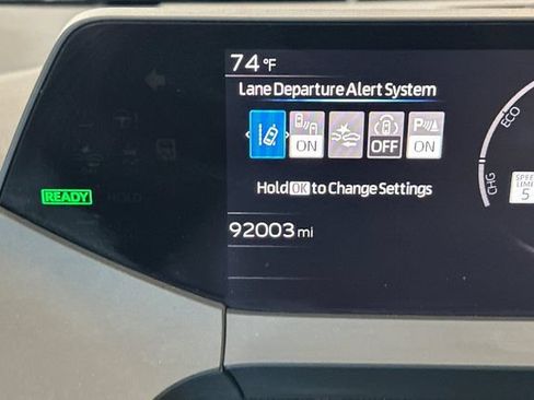 Used 2023 Toyota Prius LE FWD image 28