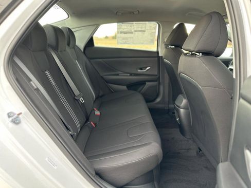 New 2025 Hyundai Elantra Blue image 24