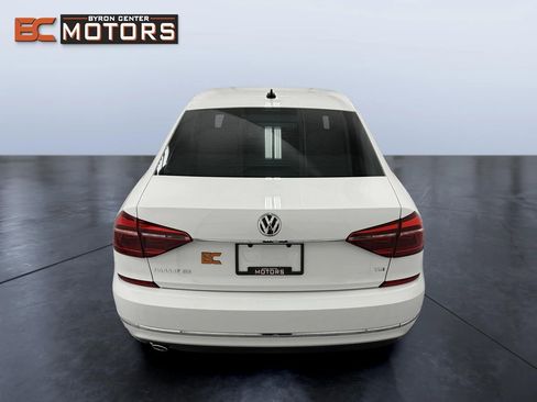 Used 2017 Volkswagen Passat 1.8T SE FWD image 5