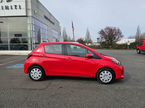 Used 2015 Toyota Yaris L image 8