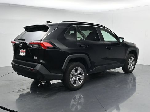 Used 2025 Toyota RAV4 XLE AWD/4WD image 8