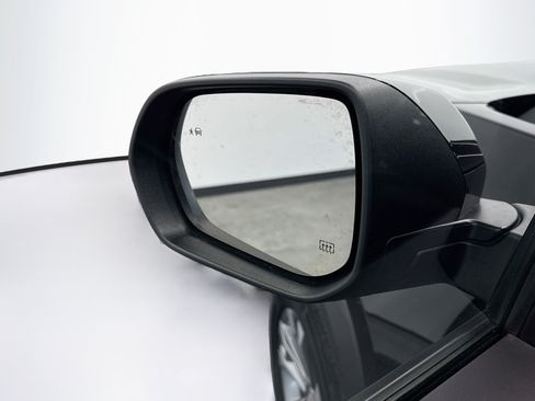 Used 2025 Chevrolet Equinox LT FWD image 16