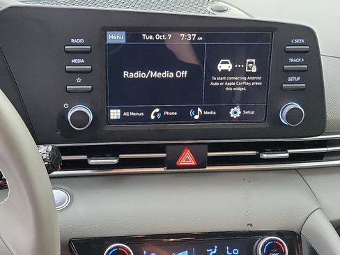 Certified 2025 Hyundai Elantra Sport image 9