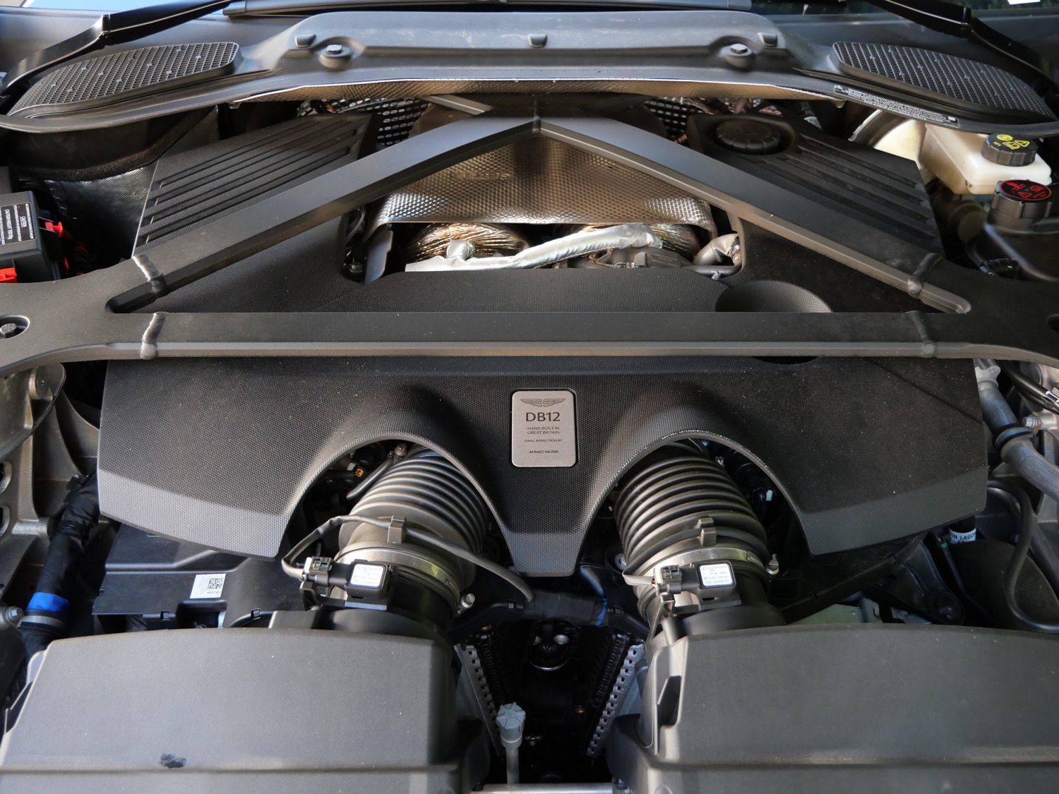 Used 2024 Aston Martin DB12 Coupe RWD image 30