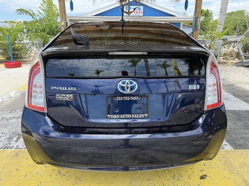 Used 2015 Toyota Prius Three w/ Solar Roof Package FWD image 6