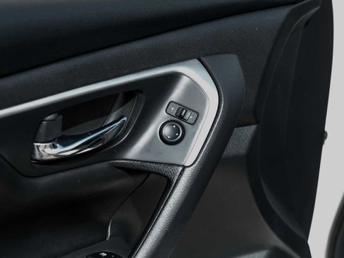 Used 2018 Nissan Altima 2.5 SV image 40