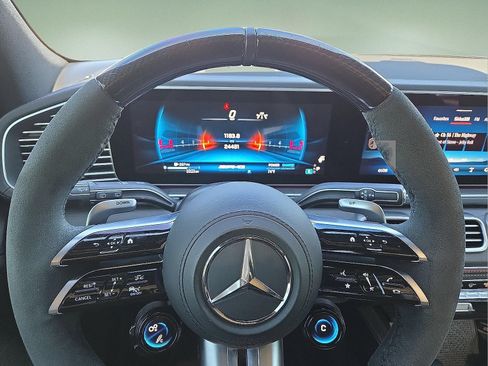 Used 2024 Mercedes-Benz GLE 53 AMG 4MATIC image 4