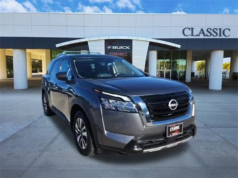 Used 2023 Nissan Pathfinder SL image 2