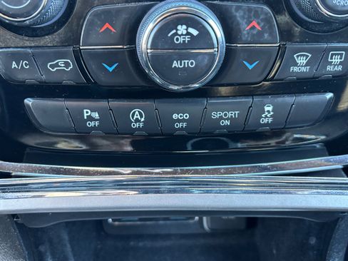 Used 2019 Jeep Grand Cherokee Limited image 31