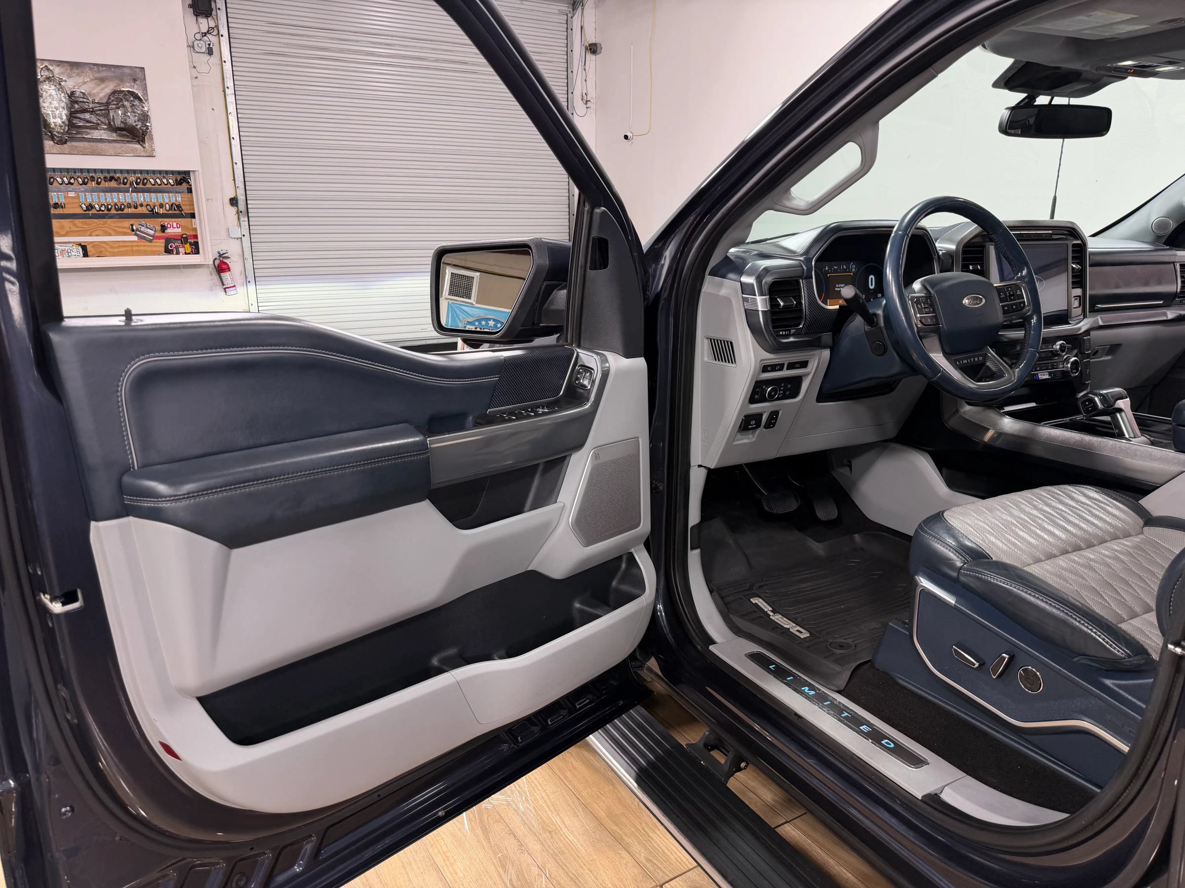 Used 2021 Ford F150 Limited AWD/4WD image 11