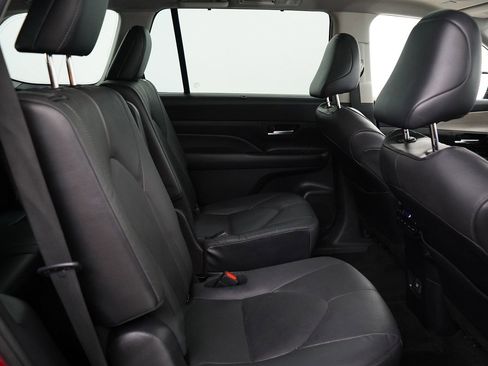 Used 2024 Toyota Grand Highlander Platinum image 14