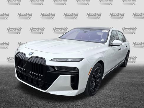 Used 2023 BMW 760i xDrive w/ Executive Package image 10