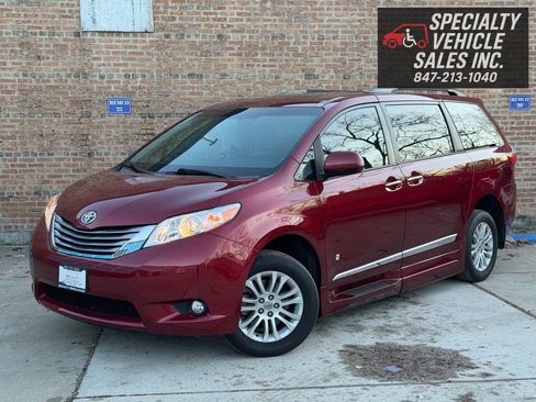 Used 2015 Toyota Sienna XLE Premium image 6